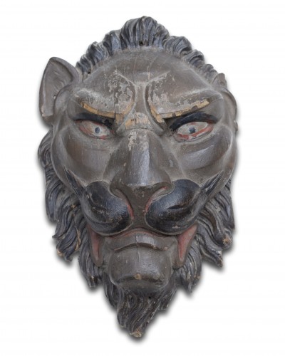 Relief en chêne audacieux d'une tête de lion, France XVIIIe siècle - Matthew Holder