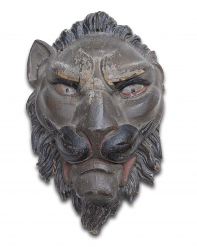  Bold oak relief of a lions head, France18th century - 