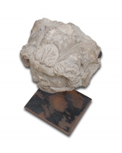 XIe au XVe siècle - Tête en pierre calcaire d'un homme vert - France XIIIe siècle