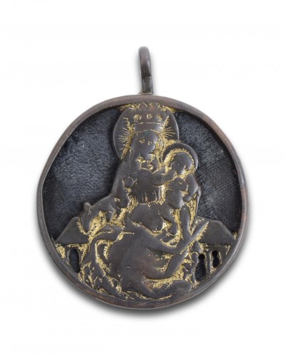 - Pendentif reliquaire dévotionnel double face en cuivre doré, Allemagne XVe siècle