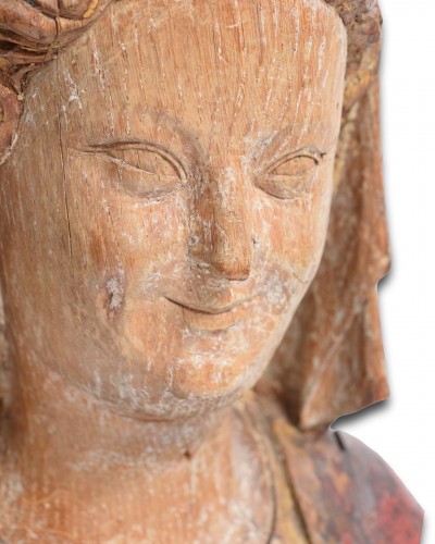 Buste de la Vierge en chêne polychromé, France fin du XIIIe siècle - 