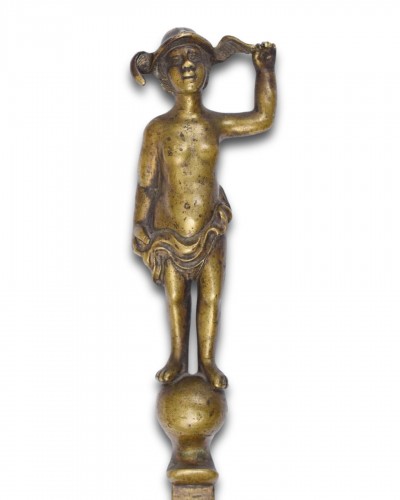 Brass wine gauge with a figure of the Greek God Hermes - France 17th century - 