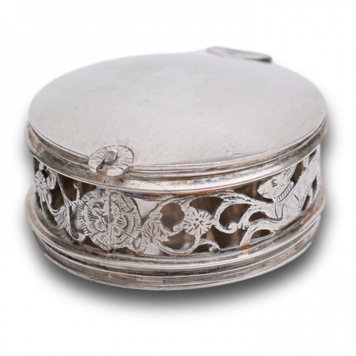 Antique Silver  - Pierced silver scent container - Probably England, 17th century