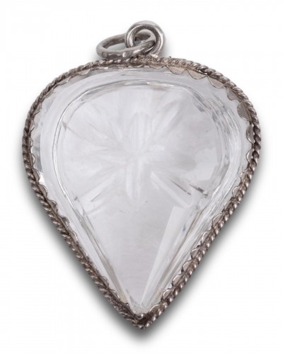 Amulette en cristal de roche montée sur argent en forme de cœur, Allemagne XVIIIe siè - 