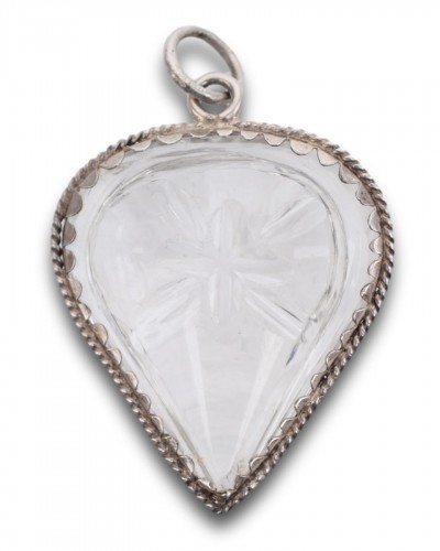 Antiquités - Silver mounted rock crystal amulet in the form of a heart. Germany 18th century