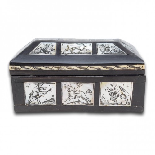 Ebonised casket with engraved bone &amp; mother of pearl. North Italy17th century - Objects of Vertu Style 
