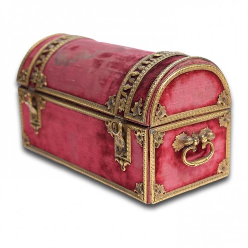Antiquités - Dome topped velvet casket with gilt bronze mounts. Italy17th century