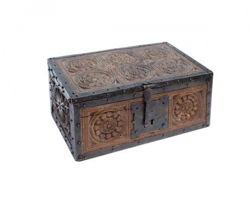 Gothic pearwood betrothal casket or Minnekästchen. Upper Rhine,circa 1500