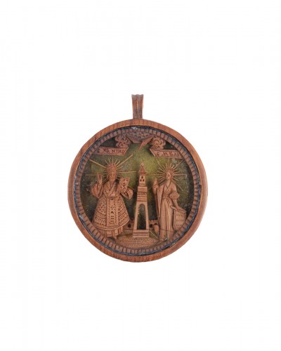 Pendentif en bois de cyprès avec une micro sculpture - Mont Athos  Grèce XIXe siècle