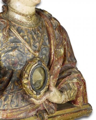 Art sacré, objets religieux  - Buste reliquaire en bois polychrome d'une sainte - Espagne début du XVIIe siècle