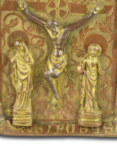 Art sacré, objets religieux  - Pax en cuivre doré gravé avec la crucifixion, France ou Angleterre XVe siècle