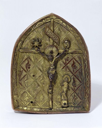 Antiquités - Engraved copper-gilt pax with the crucifixion - France or England 15th century