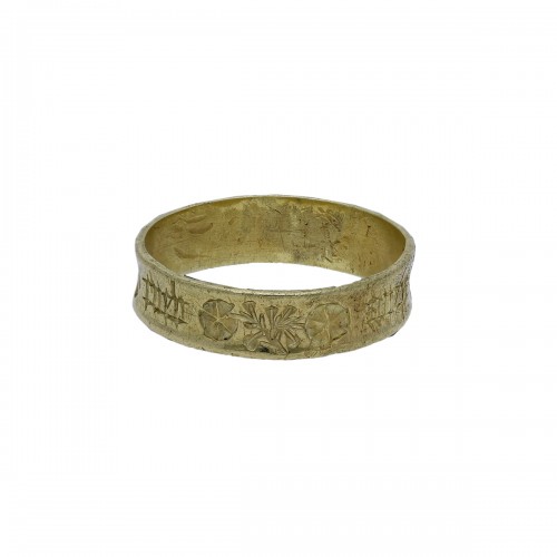 Gold black-letter posy ring, ‘MON COEUR AVEZ', England 15th century