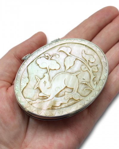 Silver &amp; mother of pearl snuff box, Angleterre et Chine early 18th century - 