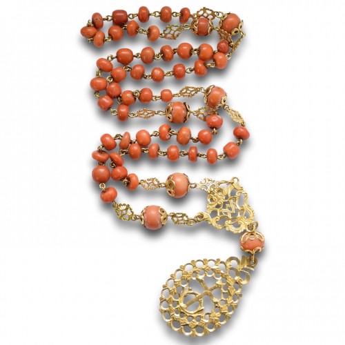 Gold mounted coral rosary Spain first half of the 18th century - 
