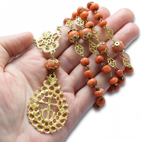 18th century - Gold mounted coral rosary Spain first half of the 18th century