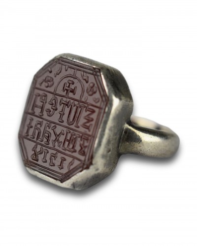 Bague intaille cornaline montée argent. Orthodoxe orientale, datée d'environ 1716 - Matthew Holder