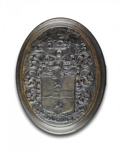 Horn box with the arms Francis Drake, by John Obrisset. England, 18th centu - 