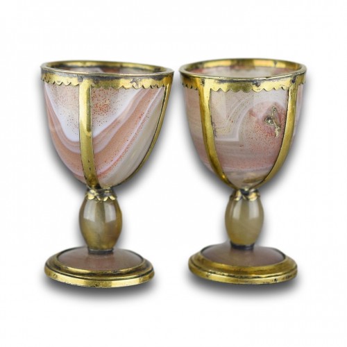 Paire de gobelets miniatures montés en vermeil, Allemagne XVIIIe siècle - Objets de Vitrine Style 