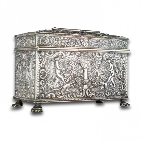 XIXe siècle - Coffret de mariage en argent repoussé, Hollande XIXe siècle