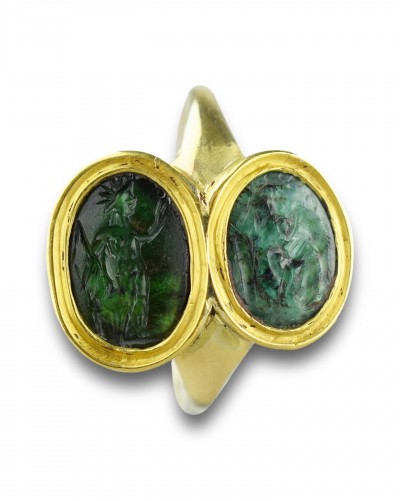 Gold ring with two Roman chromium chalcedony intaglios - Antique Jewellery Style 