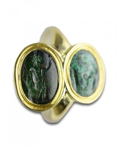 Antiquités - Gold ring with two Roman chromium chalcedony intaglios
