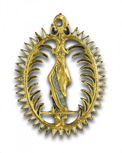 Pendentif en laiton émaillé avec la Vierge, Espagne vers 1600 - Art sacré, objets religieux Style 