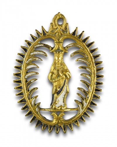 Pendentif en laiton émaillé avec la Vierge, Espagne vers 1600 - 