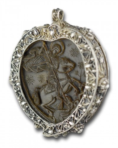 Antiquités - Orthodox silver mounted horn pendant. Probably Mount Athos, 18th/19th centu