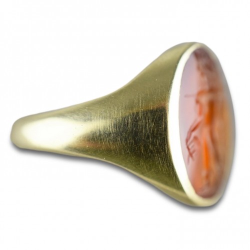 BC to 10th century - Gold ring with an Ancient Roman carnelian intaglio of the God Mercury