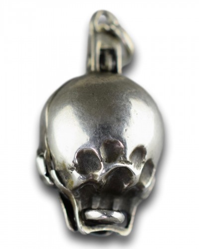 silverware & tableware  - Silver pomander in the form of a skull, 17th century