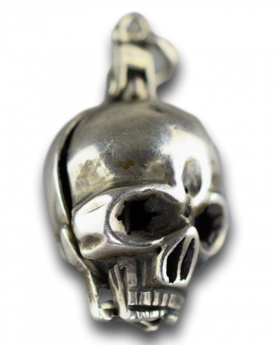 17th century - Silver pomander in the form of a skull, 17th century