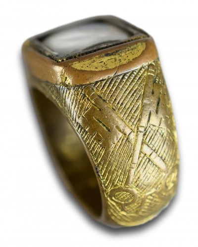 Antique Jewellery  - Gilt bronze Papal ring set with an illuminated miniature