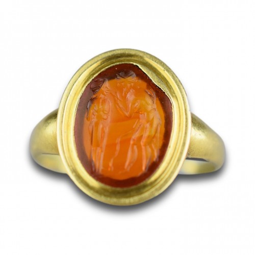 Georgian gold ring with an Ancient carnelian intaglio of Prometheus - 