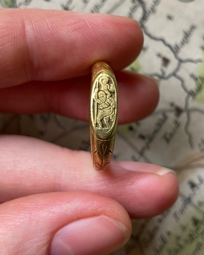 XIe au XVe siècle - Bague en or iconographique gravée de Saint Christophe, Angleterre XVe siècle