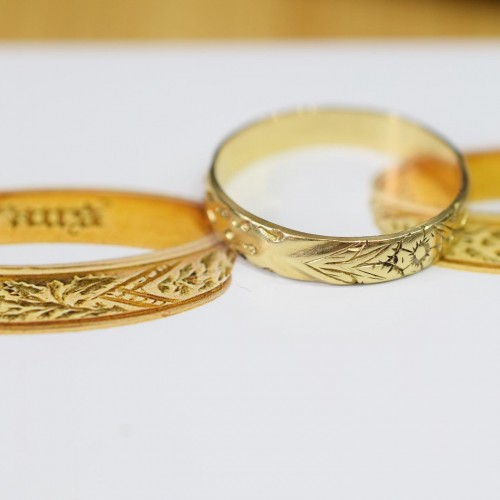  - Gold ring with blood from the wounds of Christ, England 15th/16th century