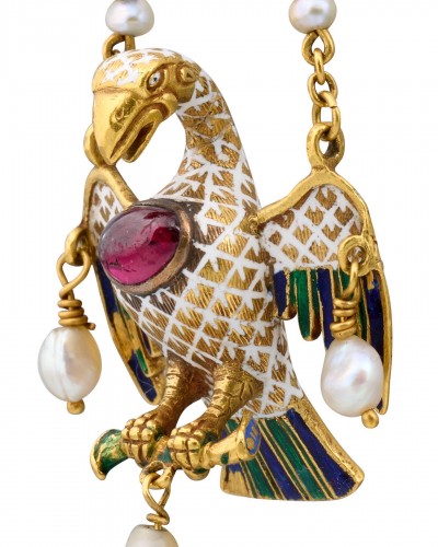 Renaissance gold pendant of the Pelican in her piety. Spain 16/17th cent - Antique Jewellery Style 