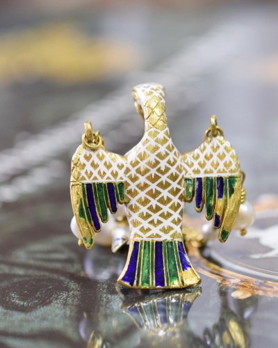  - Renaissance gold pendant of the Pelican in her piety. Spain 16/17th cent