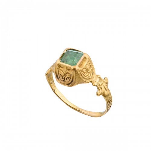 Gold ring set with a table cut emerald, Western Europe late 16th century.