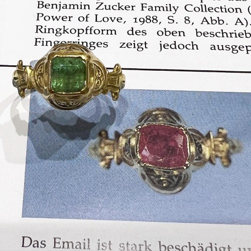 <= 16th century - Gold ring set with a table cut emerald, Western Europe late 16th century.