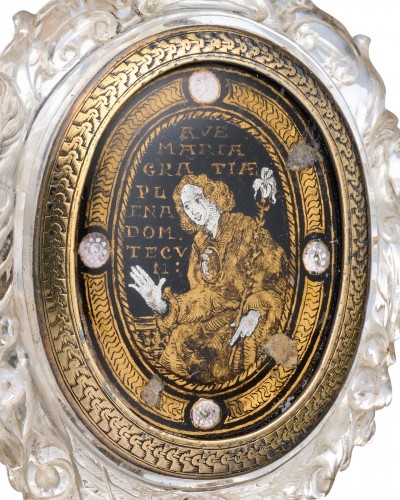 Rock crystal pendant with a verre églomisé miniature. Italian, 17th century - Antique Jewellery Style 