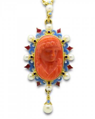 Neo-renaissance Pendant With A Coral Cameo From Ceres. Italian, Around 1880 - 