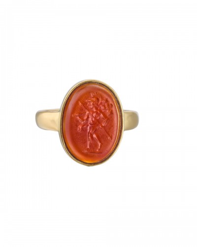 Gold ring with an carnelian intaglio of Mars, Roman 2nd century A.