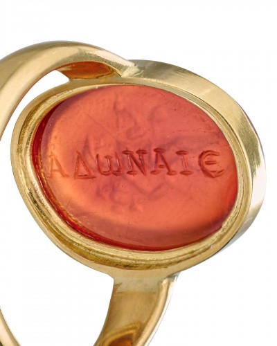 Gold ring with an carnelian intaglio of Mars, Roman 2nd century A. - 