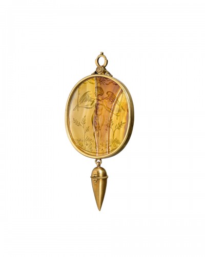 Gold pendant with an agate intaglio of cupid. Itay 17th century
