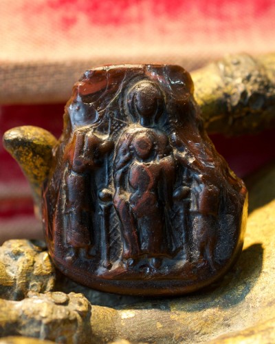 Late Byzantine glass cameo of the Sedes Sapientiae,Venetian 13th century - 