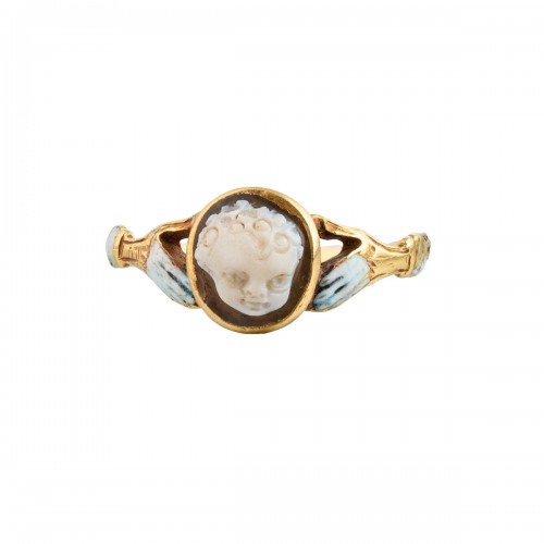 Gold & enamel ring with a Renaissance cameo of Cupid, England 17th century