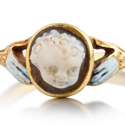 Bague en or et émail avec un camée Renaissance de Cupidon, Angleterre XVIIe siècle. - Bijouterie, Joaillerie Style 