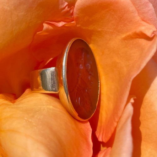  - Gold ring with an intaglio of William Shakespear, England 19th century