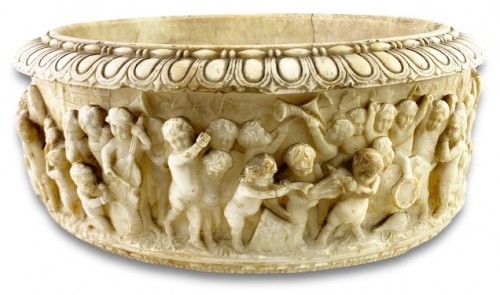 Grand tour alabaster font carved with frolicking putti, Italy 9th century - Religious Antiques Style 